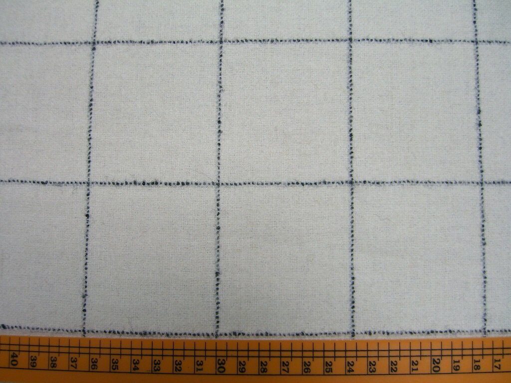 Плательно-костюмная ткань (альпака 59%, шерсть 27%, па 15%), ширина 155 см.