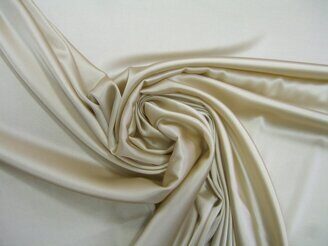 Атласный шелк (шелк 96%, эл. 4%), ширина 138 см.